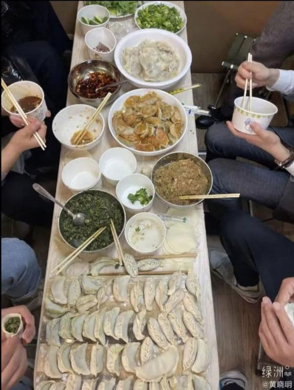 Lo anh di bar voi hang chuc gai la, Huynh Hieu Minh noi gi?-Hinh-2