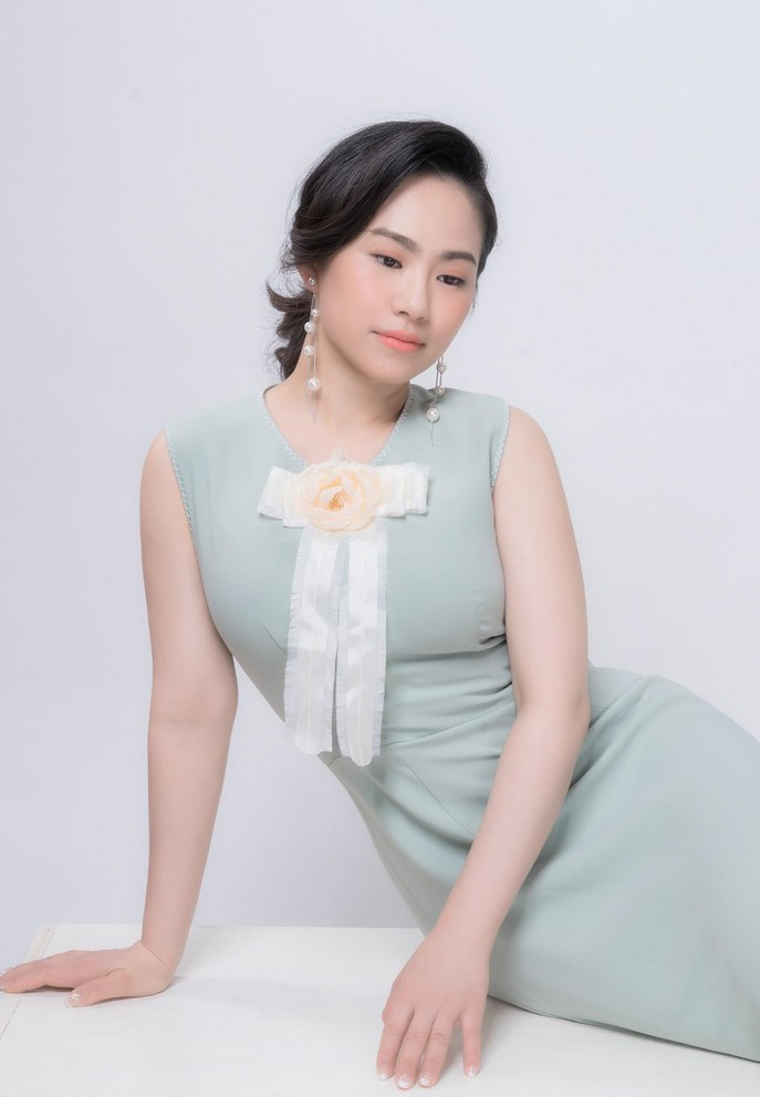 Lương Bích Hữu được khen ngày càng nhuận sắc. Nữ ca sĩ trở lại hoạt động tích cực với âm nhạc thời gian qua.