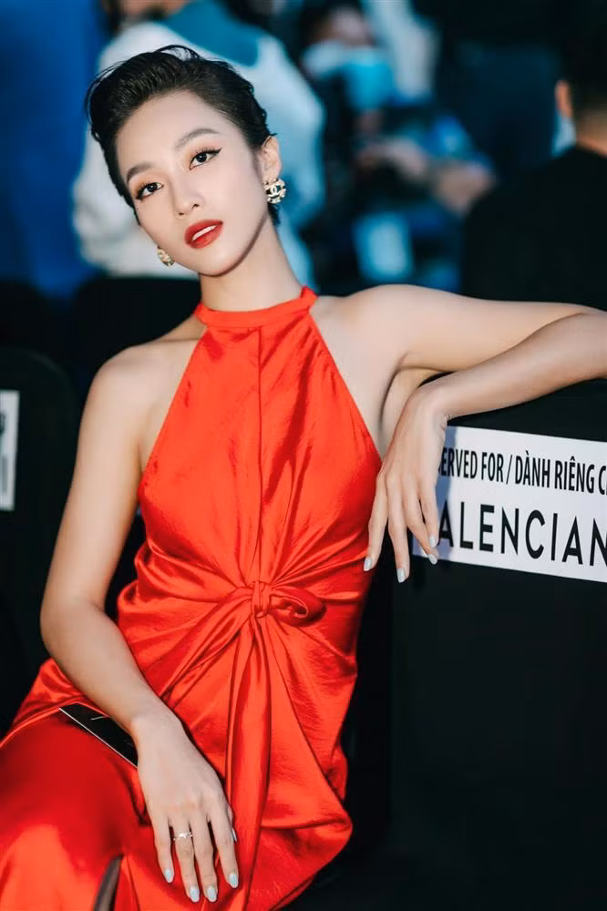 Kha Ngan noi gi ve loat anh 