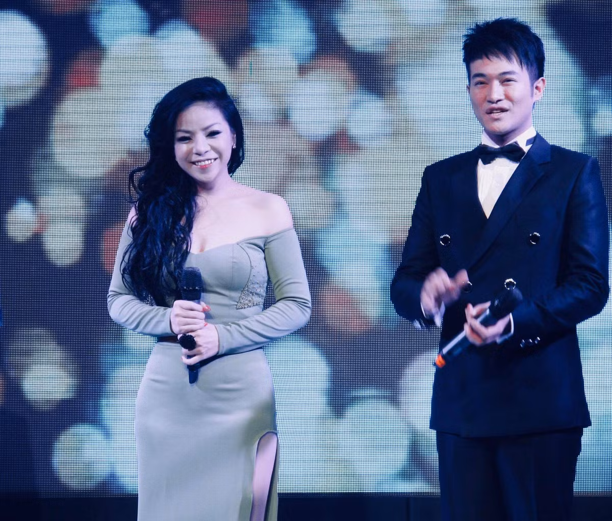 Minh Quân chia sẻ lại bức ảnh kỷ niệm để chúc mừng sinh nhật ca sĩ Minh Chuyên.