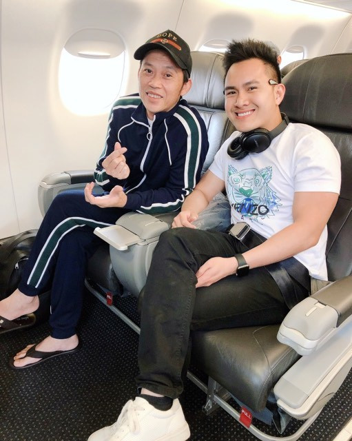 Con trai Hoai Linh toi vieng mo nghe si Chi Tai tai My-Hinh-4