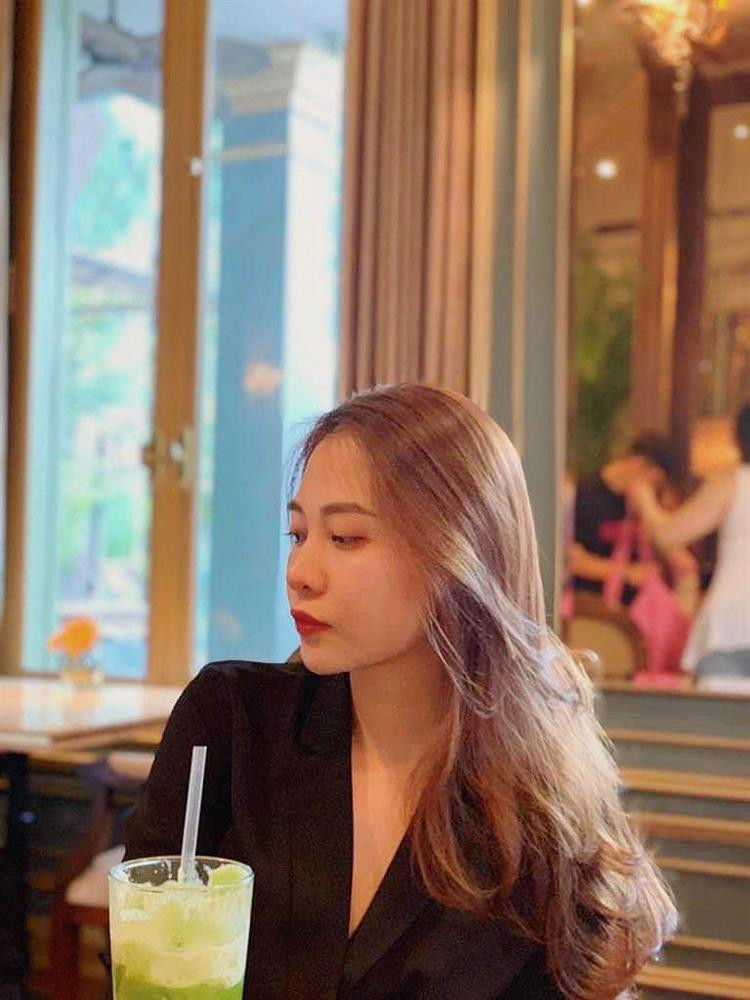 oạt ảnh tự đăng gần đây của Hoa khôi xứ Lạng 2010.