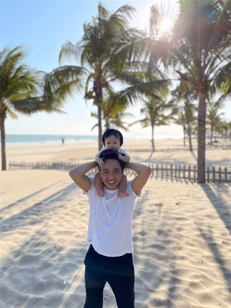 Dam Thu Trang kem xinh qua camera thuong cua Cuong Do La