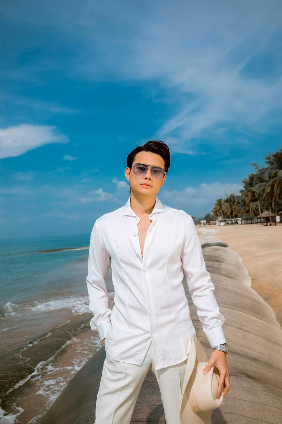 Sao việt hôm nay 23/5: Được mọi người khen làn da và thần sắc, Anh Dũng trả lời đó là sự cân chế độ dinh dưỡng, luyện tập, ngủ sớm, dậy sớm và uống đủ 3 lít nước/ngày.