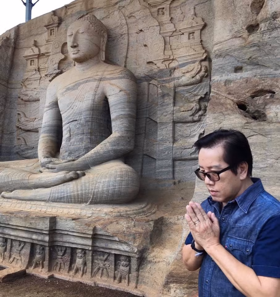 Elvis Phương cầu nguyện Việt Nam hết dịch bệnh và mọi người sớm được tiêm vắc-xin.