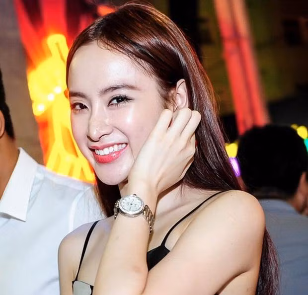 Sống mũi người đẹp không chỉ lệch mà có phần gồ lên rất lạ lẫm, gương mặt Phương Trinh vì thế bất cân đổi hẳn.