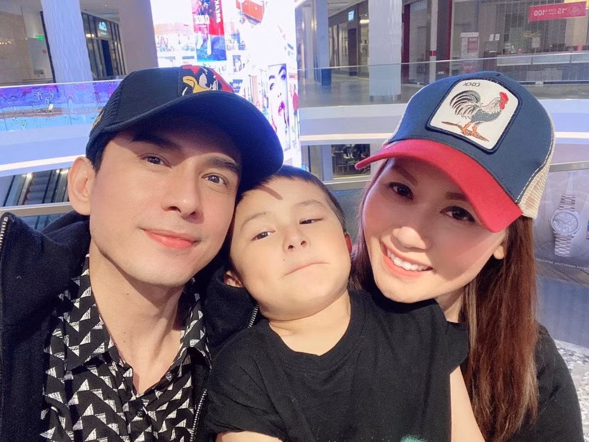 Thủy Tiên kết hôn với Đan Trường năm 2013, đến năm 2018 gia đình hạnh phúc chào đón quý tử Thiên Từ.