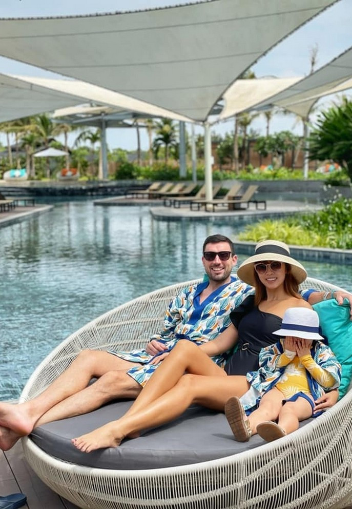 Hà Anh cùng chồng con đi nghỉ dưỡng ở Vũng Tàu.