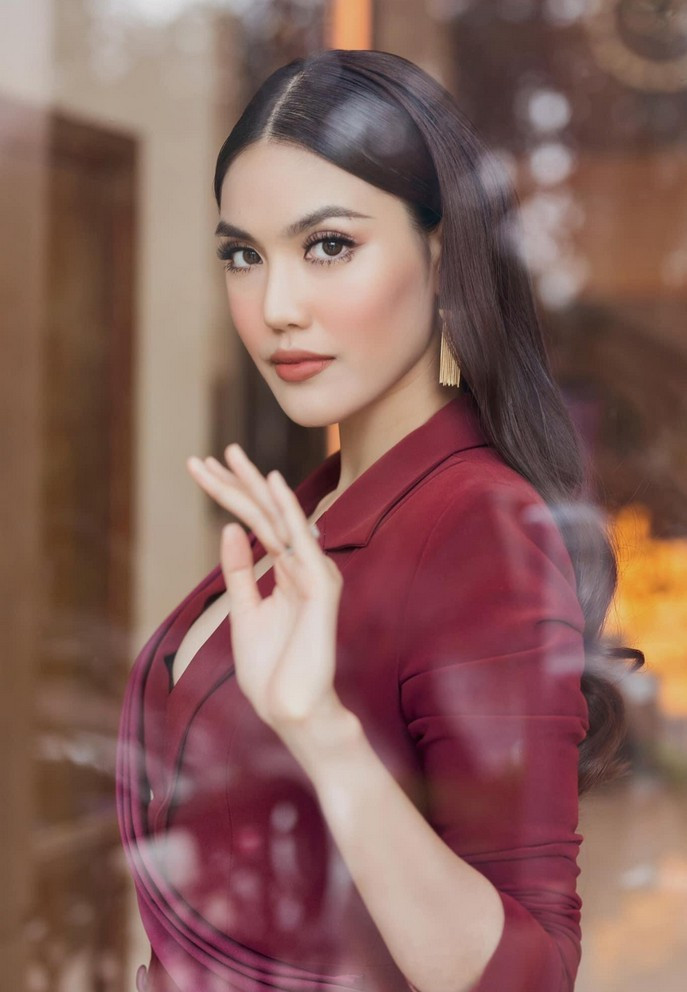 Lan Khuê được khen ngày càng mặn mà khi xuất hiện trong một sự kiện thời trang gần đây.