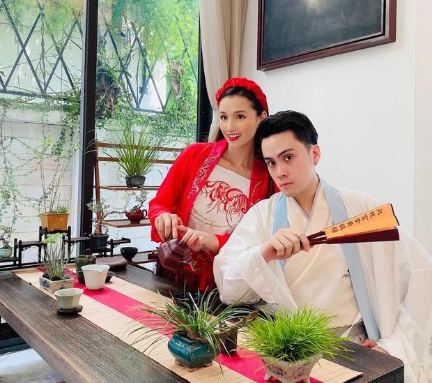 Không chỉ hội sao nữ, Việt Anh và MC Thái Dũng cũng hào hứng "đu trend". Lã Thanh Huyền bên MC Thái Dũng