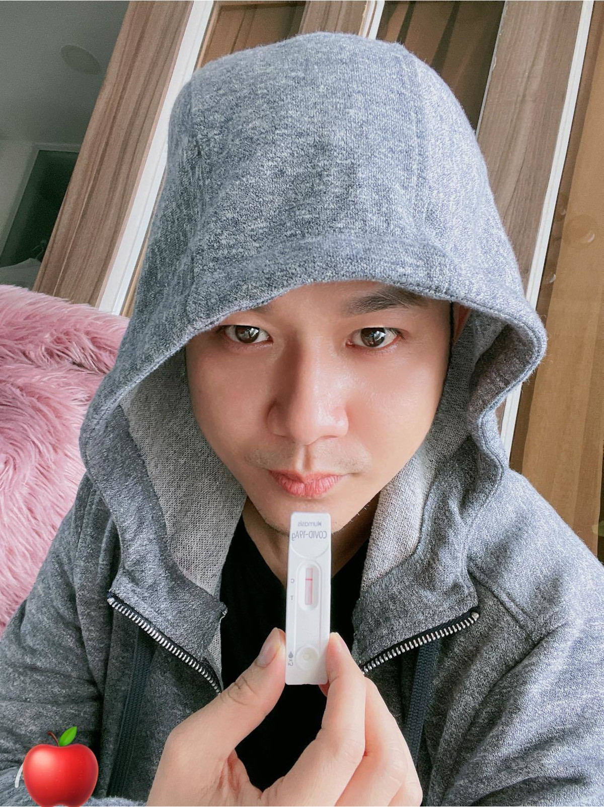 Quách Tuấn Du lo lắng vì sốt nhẹ.