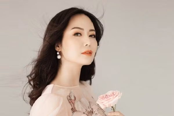 Hoa hau Thu Thuy qua doi chi sau 5 thang chiu tang bo ruot-Hinh-4