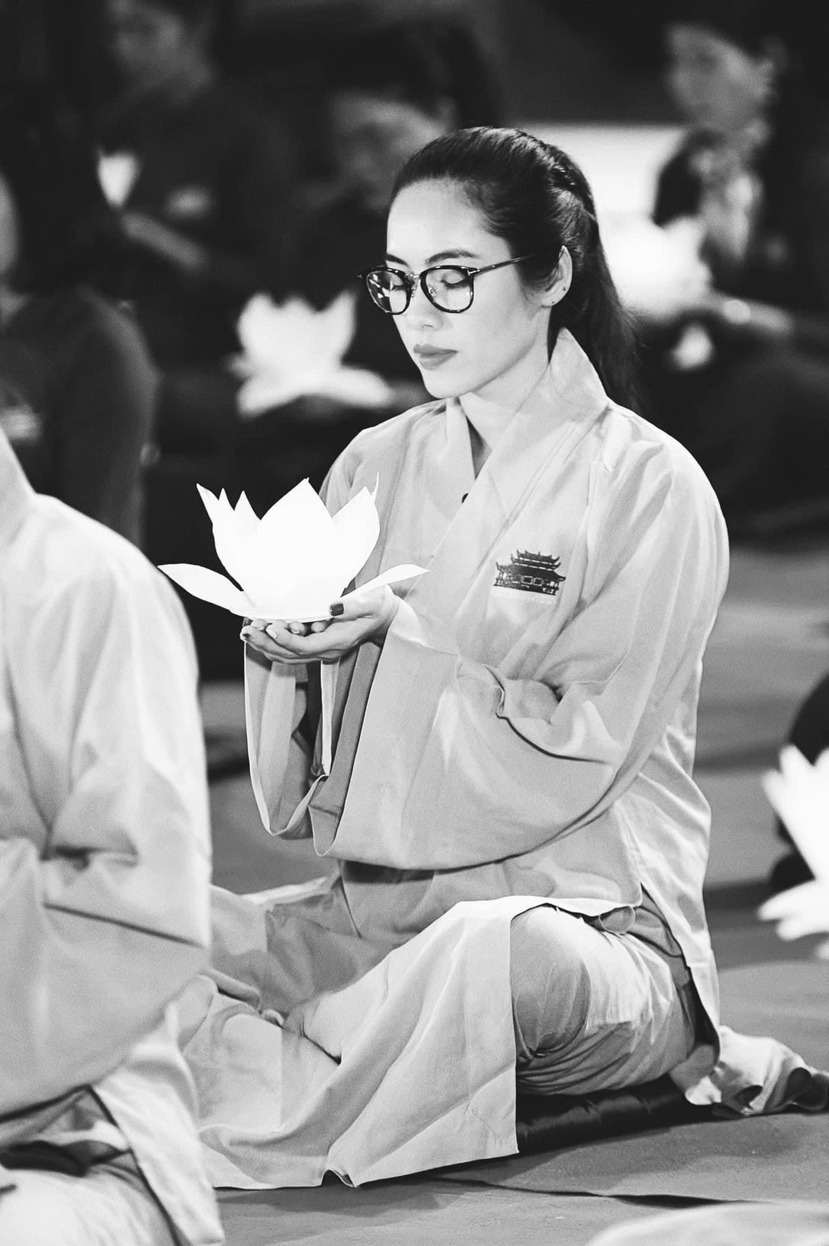 Hoàng My cầu an cho mọi người.