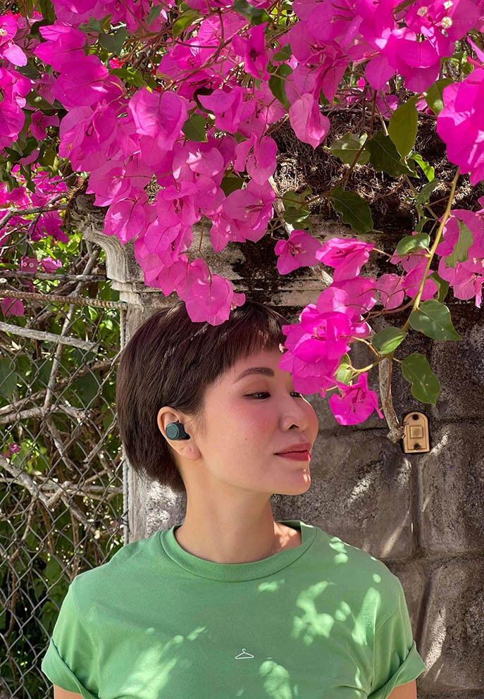 Uyên Linh hóa nàng thơ trong chuyến công tác Đà lạt.