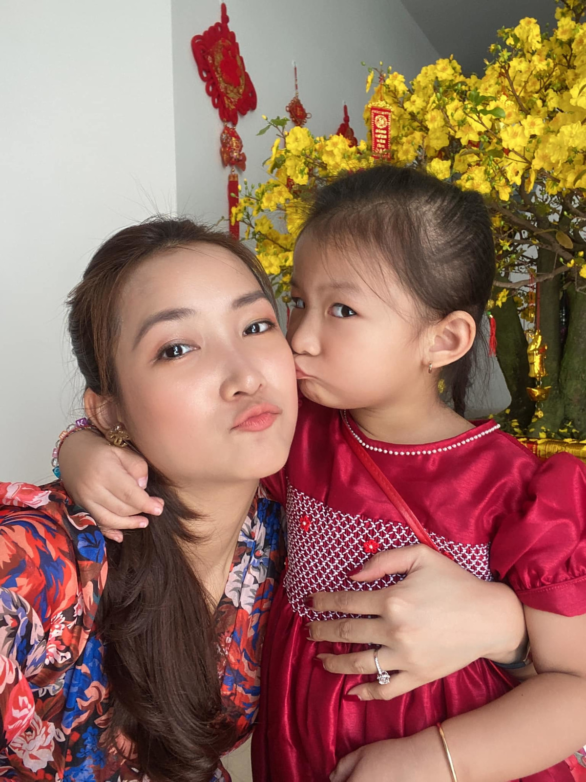 Năm 2017, Yến Phương và ca sĩ Lam Trường hạnh phúc chào đón con gái tên Phoebe.