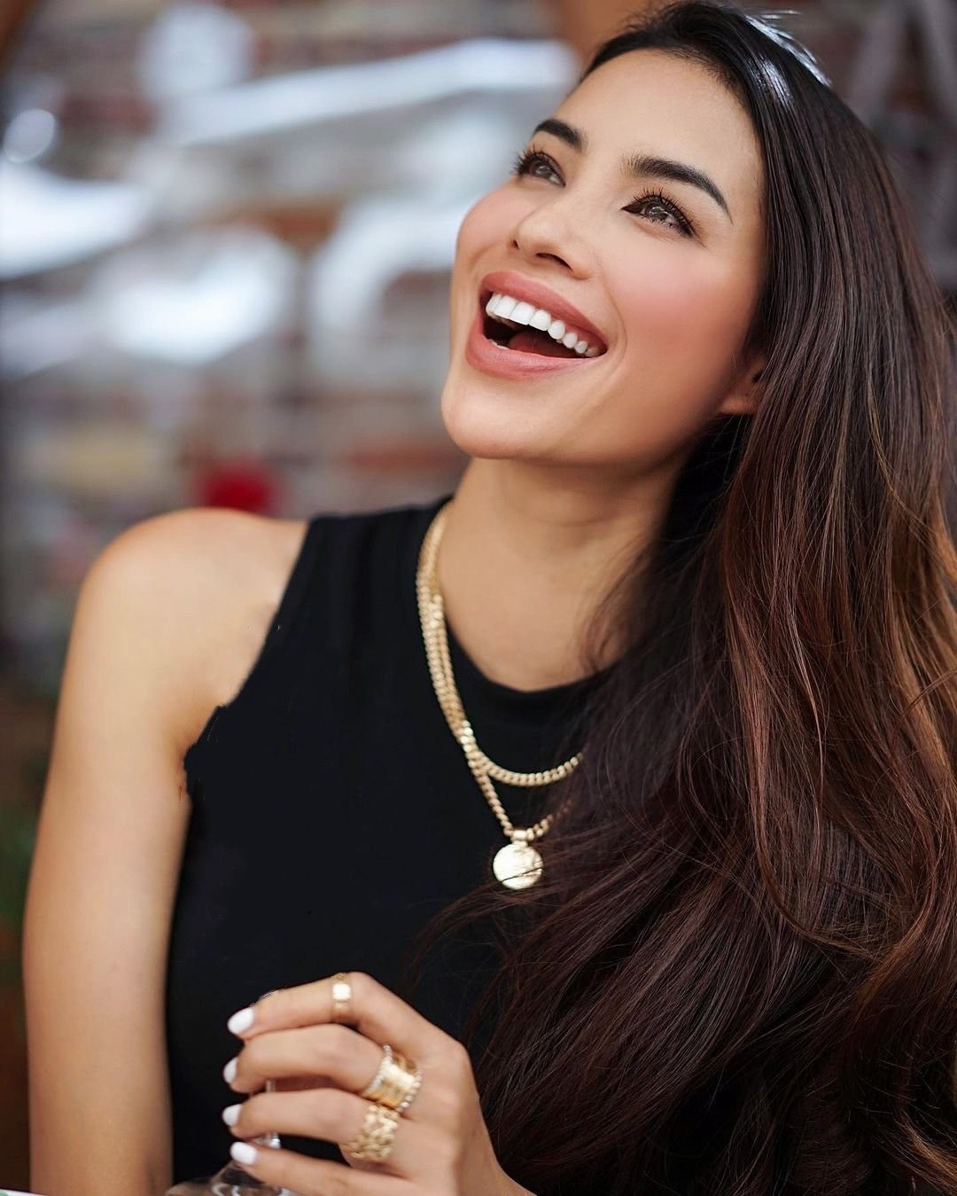 Hiện tại, Phạm Hương tận hưởng cuộc sống viên mãn sau khi rút khỏi showbiz Việt để tập trung lo cho tổ ấm.