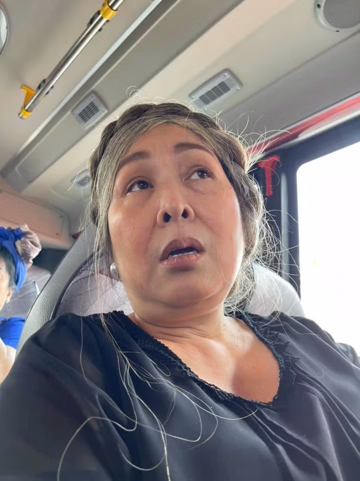 Sao Việt hôm nay 7/5: Biểu cảm hài hước của Hồng Vân, Lê Giang, Thanh Thủy... trong hậu trường phim mới.