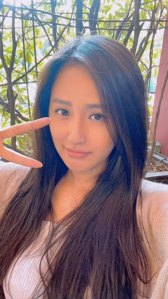 Mai Phương Thúy đăng ẩn ý: "Hèn nhát, ti tiện nhiều hơn một chút nếu làm ta dễ chịu hơn thì cứ làm thôi".