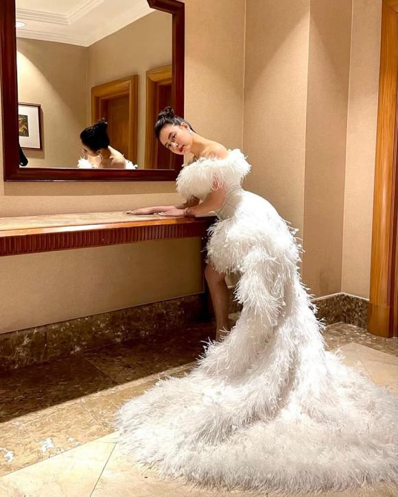 Hoàng Thùy Linh chạy show cận Tết: "Sáng nay bé đi diễn giữa mùa đông Hà Nội".