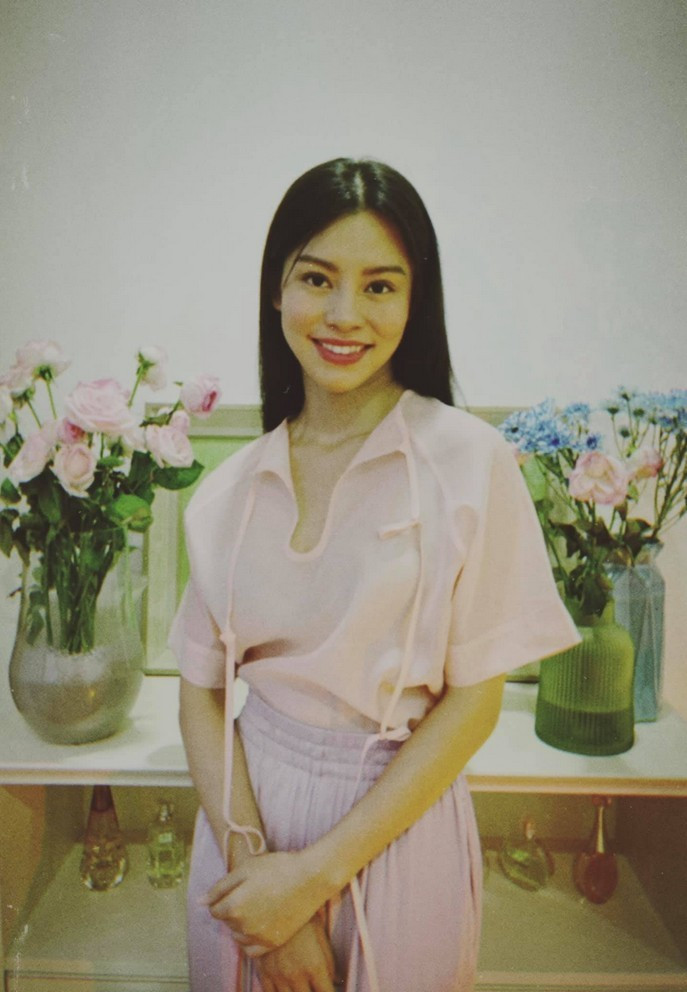 Bùi Lan Hương rạng rỡ trong ngày đón tuổi mới.