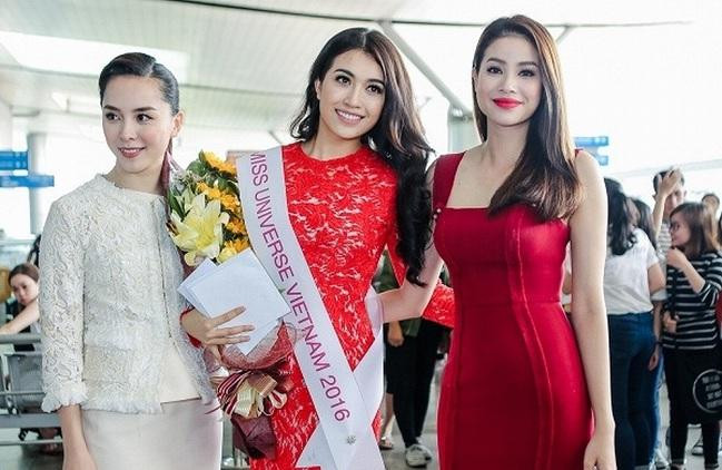 ình ảnh Phạm Hương tiễn đàn em lên đường chinh chiến Miss Universe 2016.