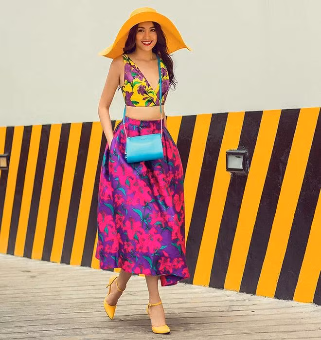 Sao Viet phoi do mau sac: Nguoi chat choi, ke sen ren, que kieng