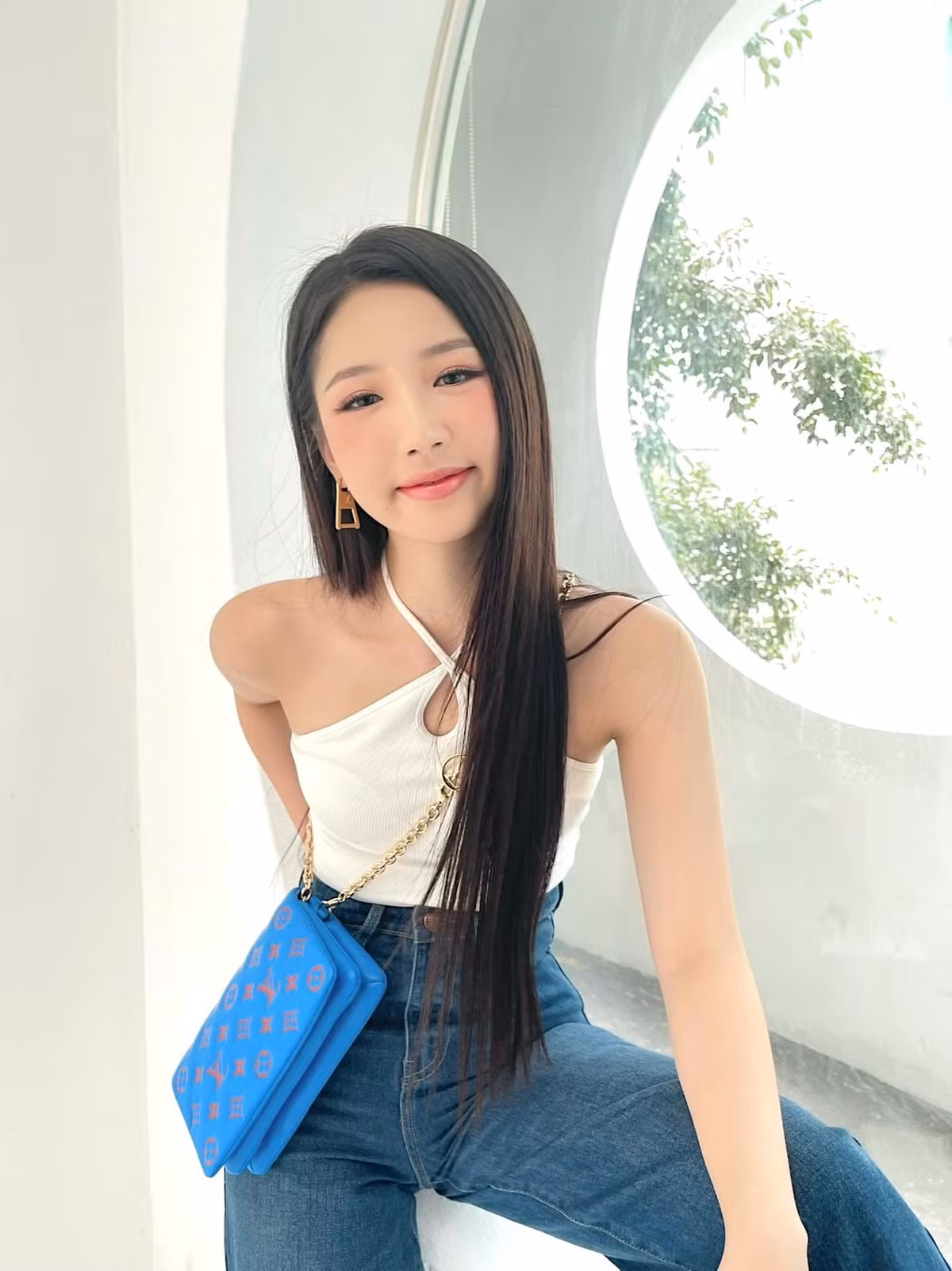 AMEE đẹp trong veo.