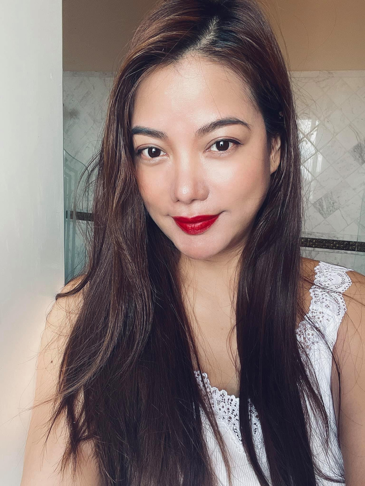 Sao Việt hôm nay 2/7: Trương Ngọc Ánh thẳng thắn chia sẻ: "Mình không có bầu bì gì đâu ạ. Chắc do tấm hình từ năm trước mặc đồ rộng nên gây chú ý thôi. Có con là có phước, nên có là mình báo tin vui ngay ạ. Cám ơn các tình yêu luôn quan tâm".