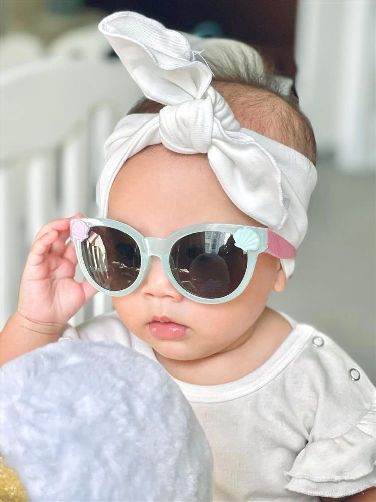 Nhìn vẻ ngoài của Lisa, đặc biệt là thần thái, ai nấy đều cho rằng "đậm chất Hồ Ngọc Hà".