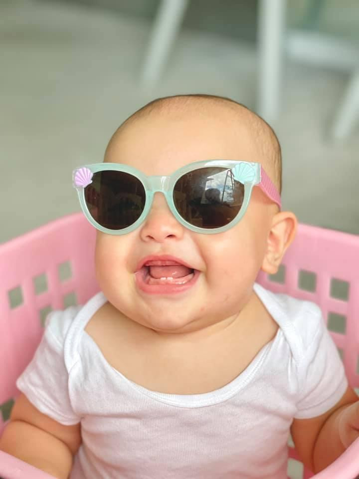 So sánh bộ ảnh của chị em Lisa - Leon, nhiều người phải bật cười: "1 món đồ nhưng 2 số phận".