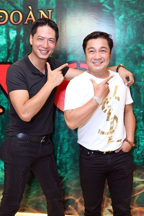 Lý Hùng chia sẻ bức ảnh cùng Bình Minh kèm lời nhắn: "Đọ độ đẹp trai".