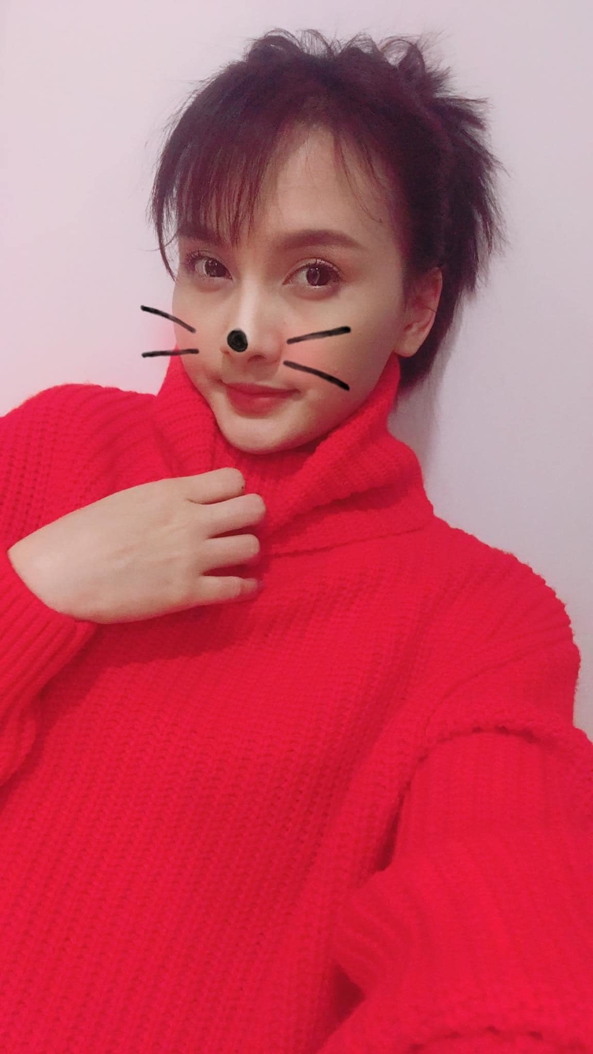 Bảo Thanh than thở: "Cứ đến đêm là thèm đồ ngọt da diết, dở rồi. Có mẹ bầu nào dở như em không".