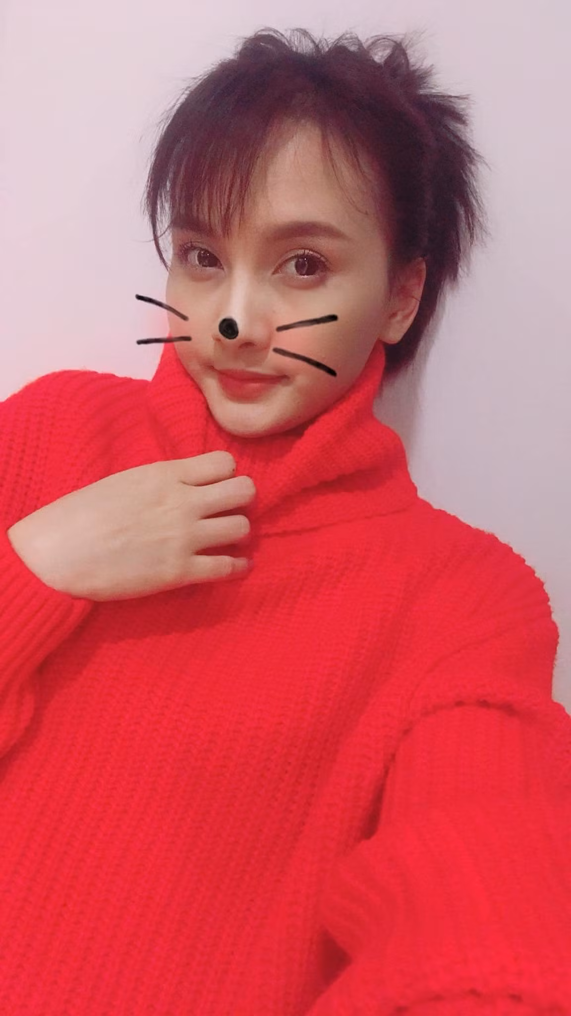 Bảo Thanh than thở: "Cứ đến đêm là thèm đồ ngọt da diết, dở rồi. Có mẹ bầu nào dở như em không".