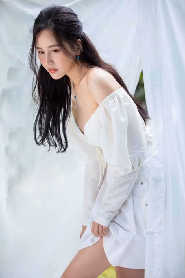 Đăng bức ảnh xinh đẹp, Mai Phương Thuý suy tư: "Đời người chính là giấc mộng".