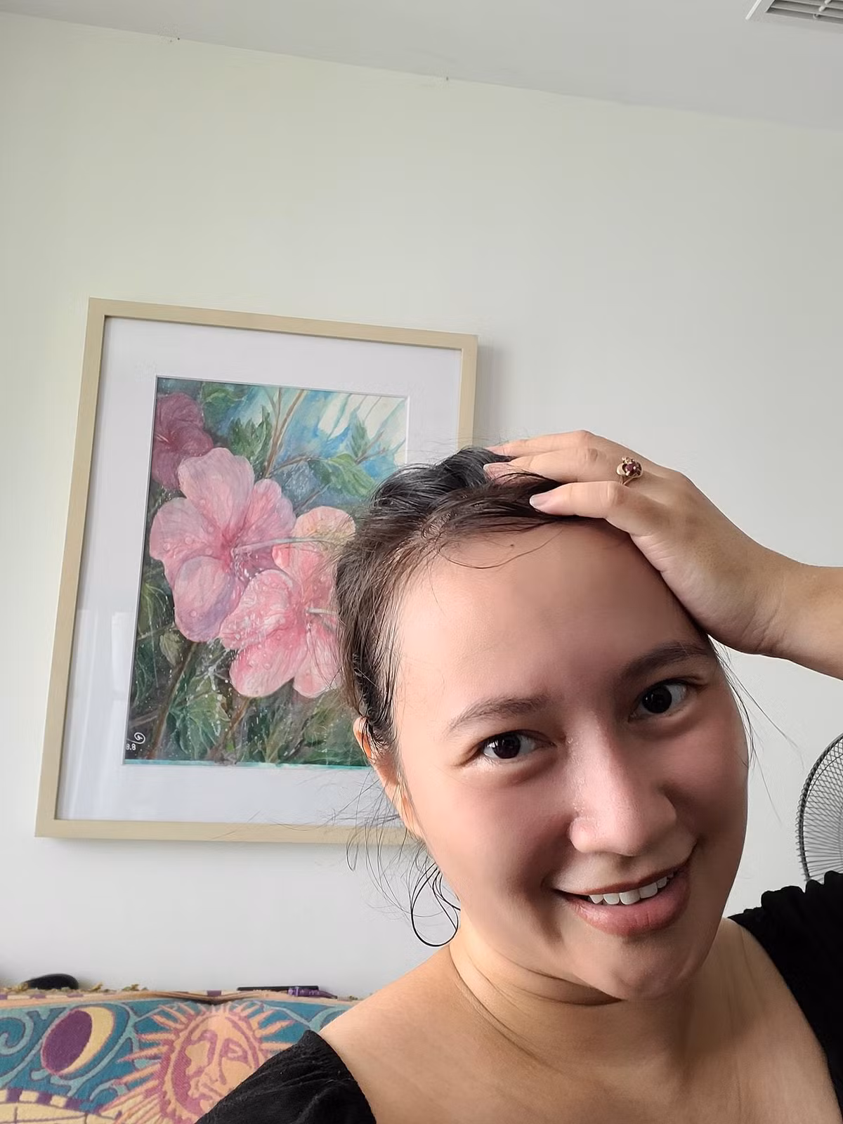 Khánh Linh khuyên mọi người nên tập thể dục ít nhất 1 tiếng/ngày. Chị đăng ảnh mướt mồ hôi sau khi tập Zumba.