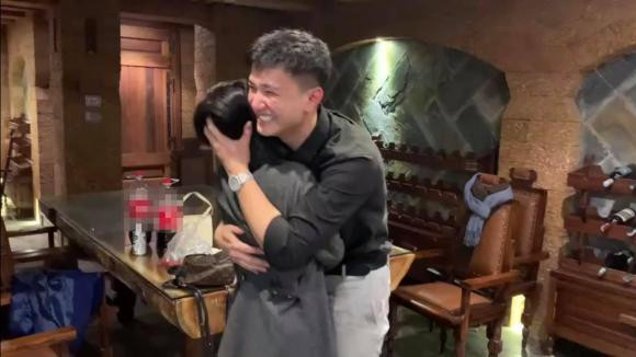 Khi đến với Bạch Lan Phương, nam diễn viên tỏ ra rất nghiêm túc và xác định sẽ tiến tới hôn nhân. Được biết, gia đình Bạch Lan Phương cũng rất quý Huỳnh Anh. Với những hình ảnh mới nhất, nhiều người đoán ngày cả hai về chung nhà sẽ không còn xa nữa.