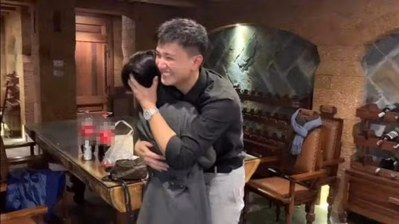 Khi đến với Bạch Lan Phương, nam diễn viên tỏ ra rất nghiêm túc và xác định sẽ tiến tới hôn nhân. Được biết, gia đình Bạch Lan Phương cũng rất quý Huỳnh Anh. Với những hình ảnh mới nhất, nhiều người đoán ngày cả hai về chung nhà sẽ không còn xa nữa.