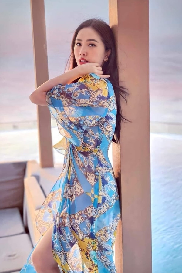 Bảo Thy đẹp dịu dàng, mỏng manh qua ống kính của ông xã.