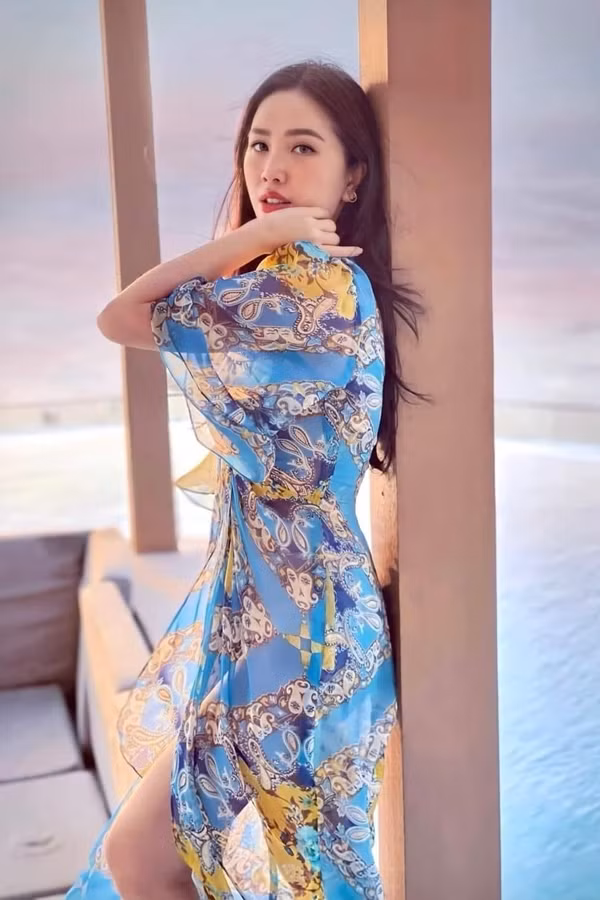 Bảo Thy đẹp dịu dàng, mỏng manh qua ống kính của ông xã.