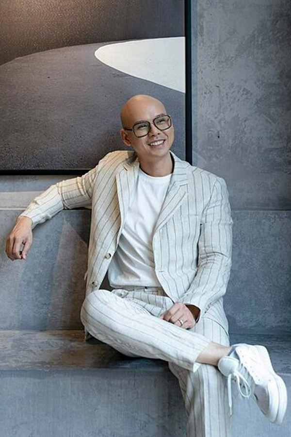 Sao Việt hôm nay 27/6: Phan Đình Tùng U50 nhưng phong độ, thân hình cơ bắp. Anh chia sẻ bí quyết giúp mình trẻ mãi là luôn mỉm cười, vui vẻ và sống thật lạc quan.