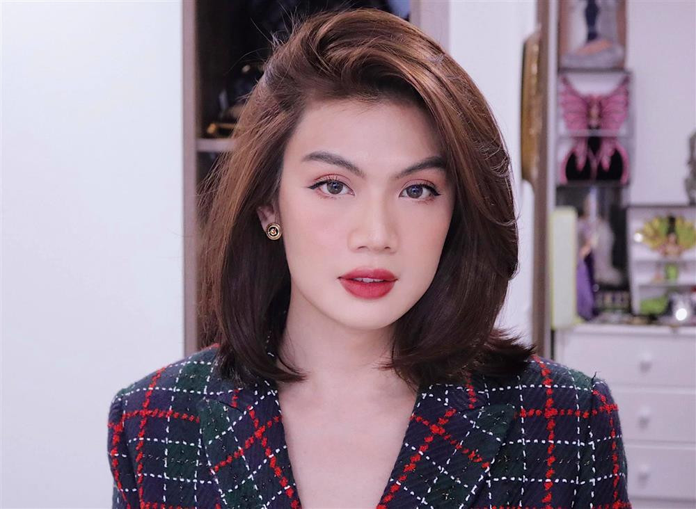 Song có một điều không thể phủ nhận là Đào Bá Lộc ngày một nữ tính hơn.