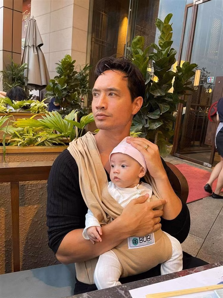 "Ai rồi cũng khác".