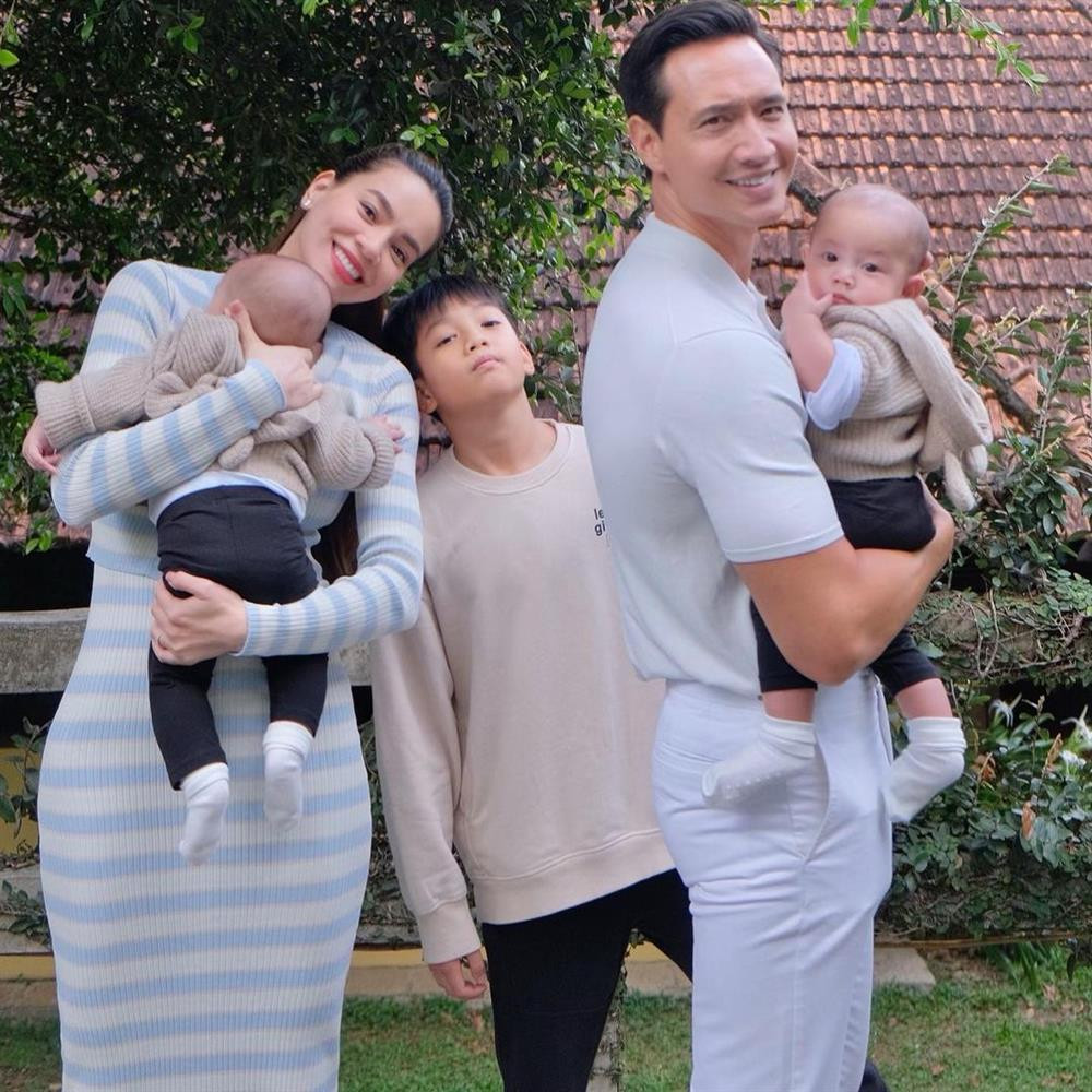 ây không phải lần đầu Kim Lý lộ rõ sự lão hóa. Trước đó, trong một số hình ảnh chia sẻ, người tình Hà Hồ nhiều lần cho thấy dấu hiệu tuổi tác.