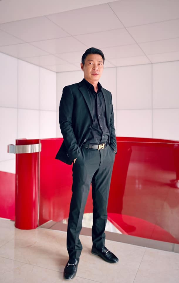 Vo moi cuoi cua Cong Ly bi chong 