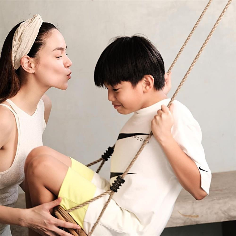 Ở tuổi 11, Subeo phổng phao thấy rõ và ra dáng anh lớn trong nhà. Theo ca sĩ Hồ Ngọc Hà tiết lộ, nhóc tỳ rất yêu thương, quan tâm các em. Chỉ cần Lisa hay Leon khóc là Subeo sẽ dừng ngay những việc đang làm, chạy tới ôm hôn, dỗ dành.