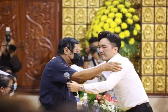 Duong Ngoc Thai hua lo cho bo me va con gai Van Quang Long-Hinh-2