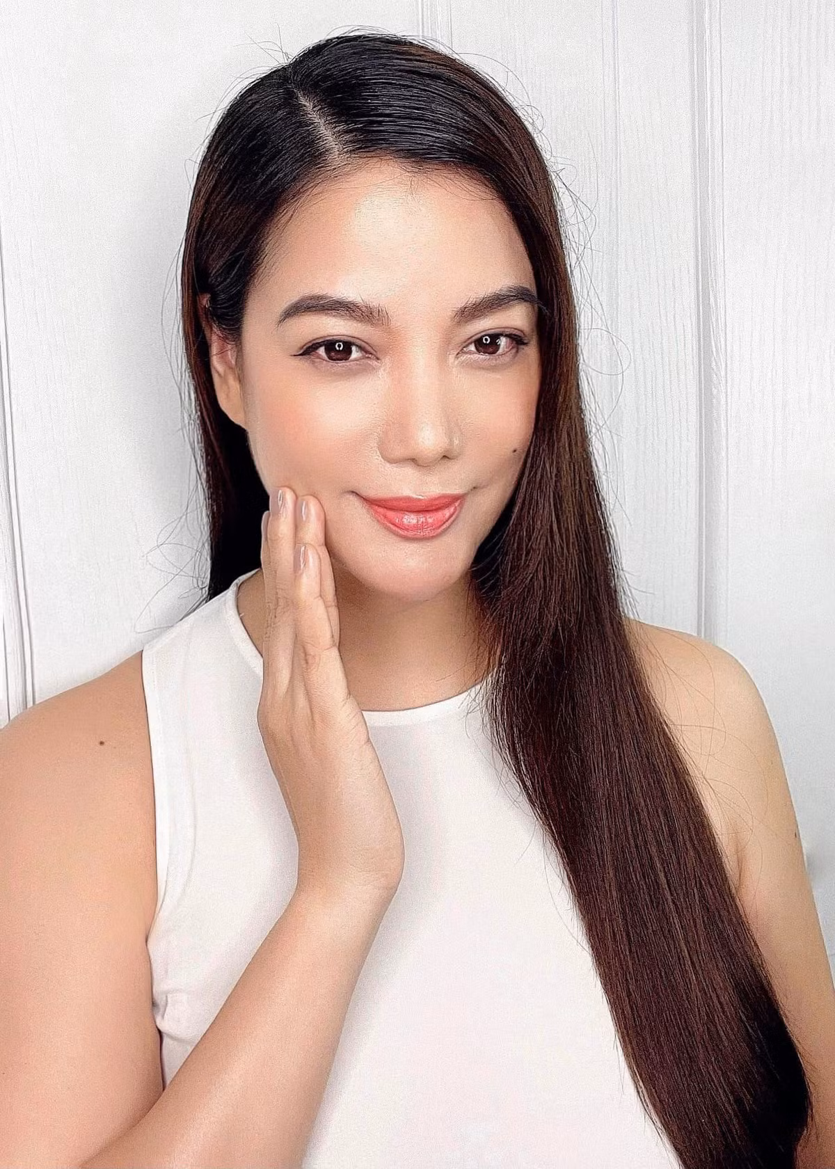 Trương Ngọc Ánh khoe làn da khỏe đẹp.