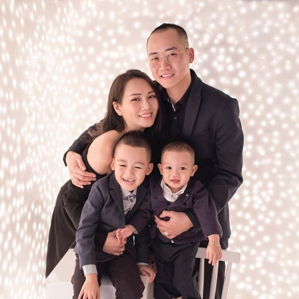 Sau khi kết hôn, Ngọc Thạch lui về tập trung hỗ trợ công việc kinh doanh và chăm sóc gia đình nhỏ.