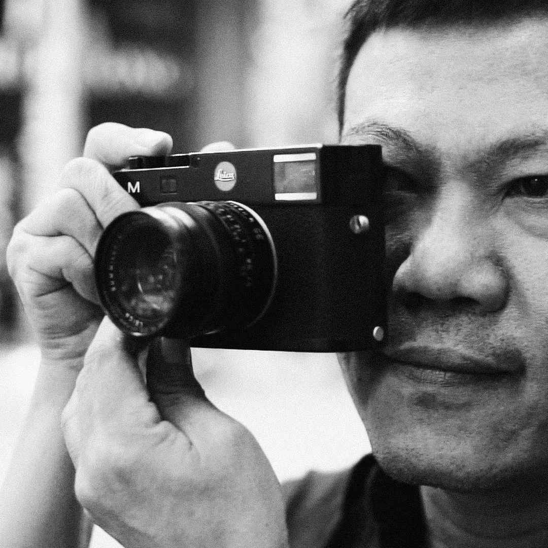 Quốc Bảo mê sưu tập máy ảnh.