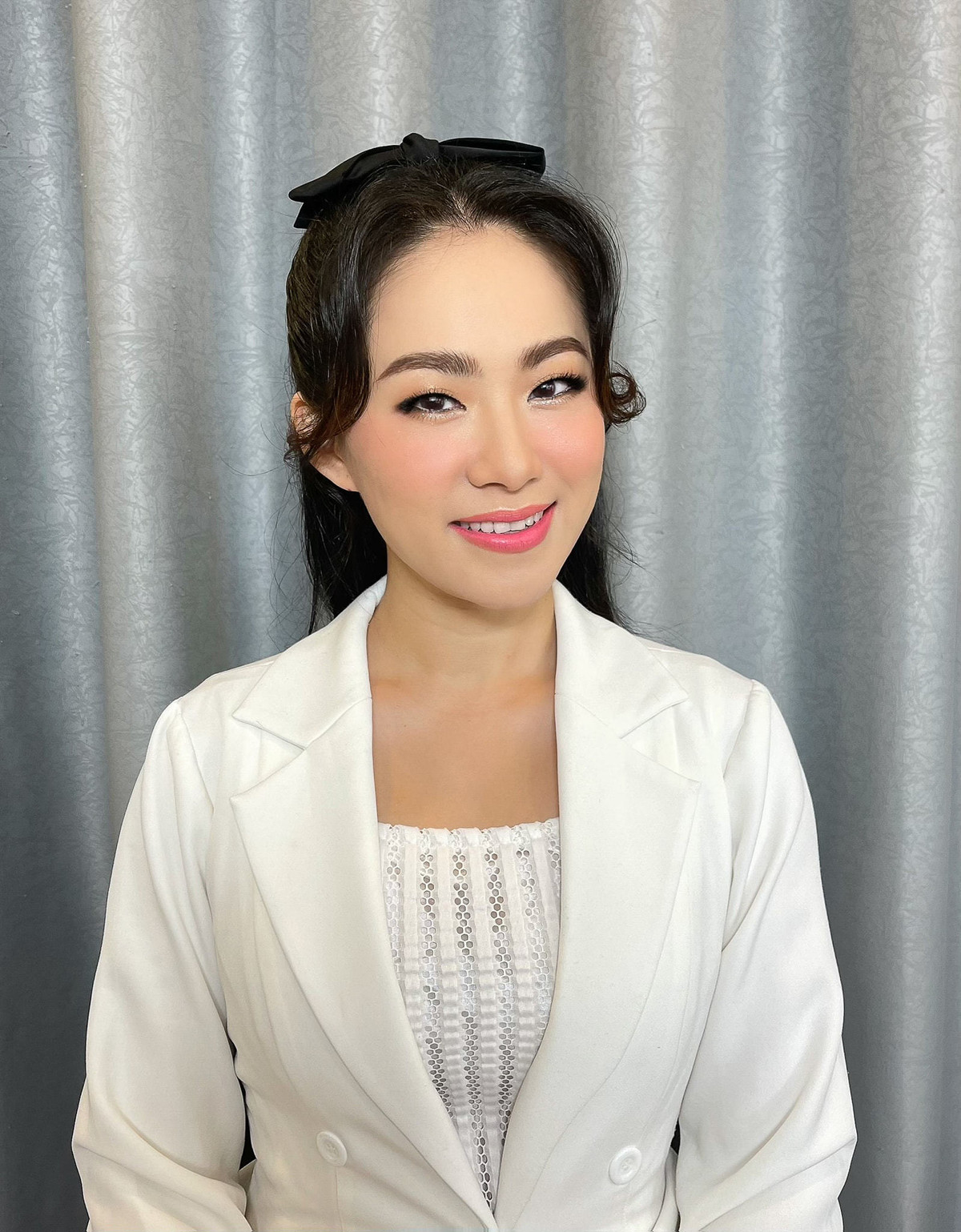 Không đi diễn, Lương Bích Hữu chăm quay clip vui tặng khán giả.